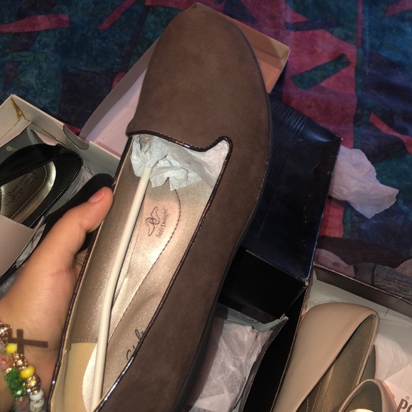 Shoes - Picture 2 of 3